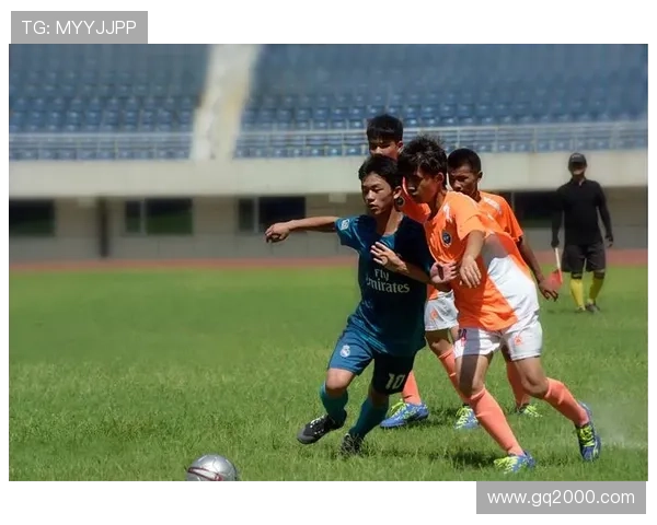 绿色头发的足球明星如何在赛场上引领时尚潮流与环保理念